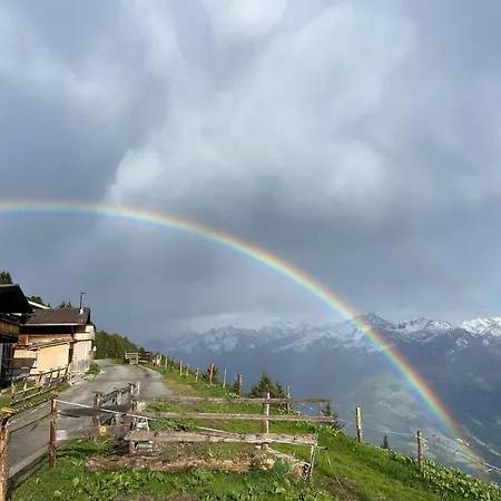 בית נופש In Zillertal Near Slopes